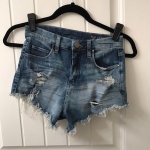 Distressed high wasted shorts